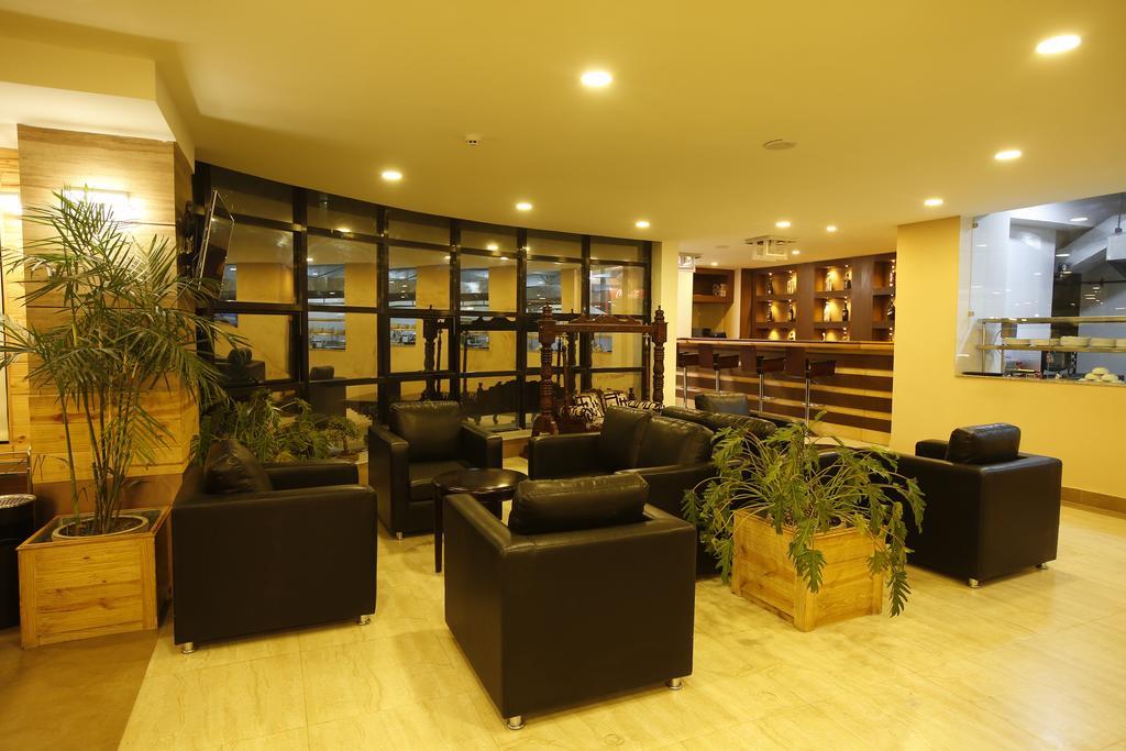 Hotel Arts Catmandu Exterior foto